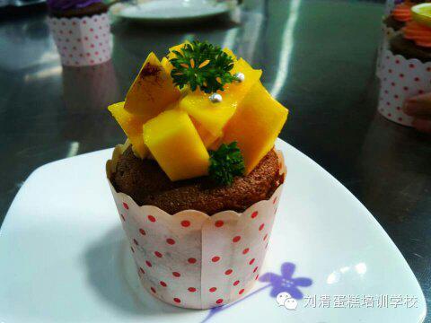 与刘清在一起! 创造蛋糕学校的美味甜点!