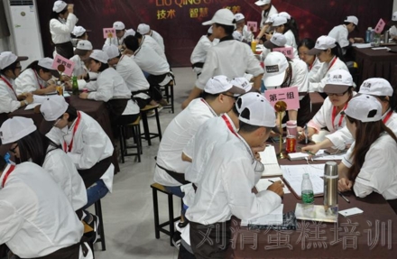 刘清广州西点培训学校第六届蛋糕实战课圆满结束