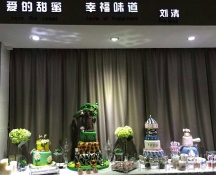 刘清蛋糕培训学校也有甜品台？是谁要在这里举办婚礼吗？