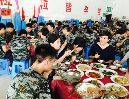2天1夜挑战自我，刘清广州蛋糕培训学校1516新生军训记！