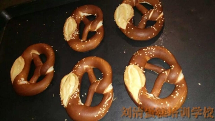 在刘清广州烘焙培训班，面包还可以这样玩！