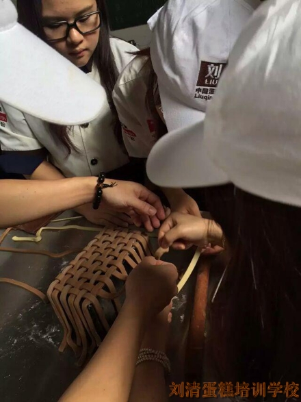 在刘清广州烘焙培训班，面包还可以这样玩！