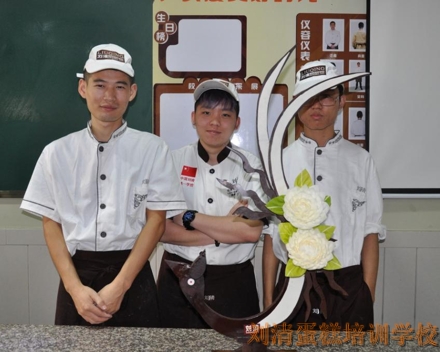 除了惊艳再无他，刘清蛋糕培训学校巧克力班的学员全新作品集锦！