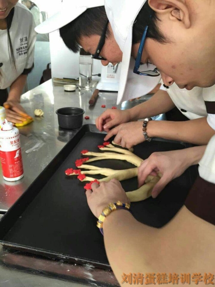 玩转高级烘焙，就在刘清烘焙学习班！