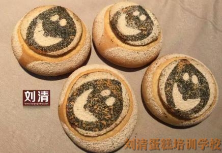 你若问我爱刘清烘焙学校有多深，面包代表我的心！
