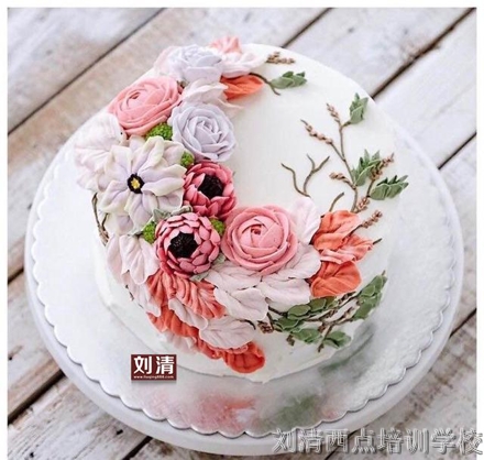 这才是韩式裱花蛋糕！每一片花瓣都能经受住极美的考验