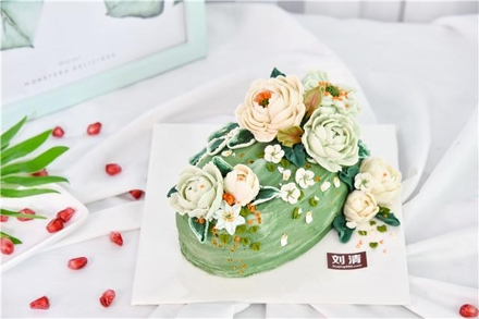 【惊艳】0基础，做出来的韩式裱花蛋糕也太美了吧