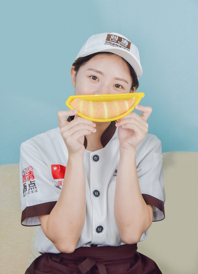 新晋网红烘焙香蕉船，来广州最好西点烘焙培训学校可以免费学啦！